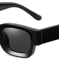 GUILT BLACK lente black total